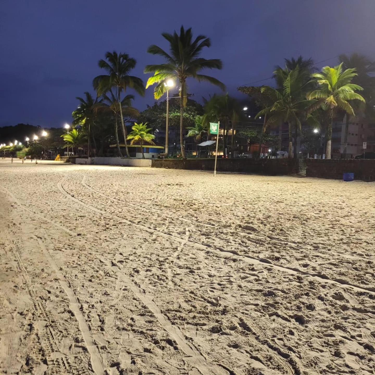 Terreo - Flat Canoas - Grande * Ubatuba